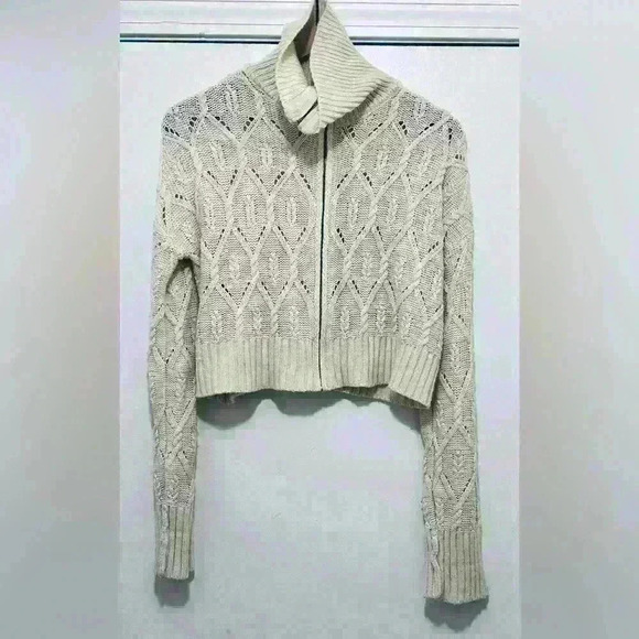 Pink Rose Sweaters - Pink Rose Women’s Size Medium Cream Cropped Full Zipper Sweater, Knit